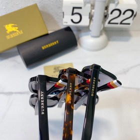 BURBERRY Модель： BB4183 Размер： 51х21-145