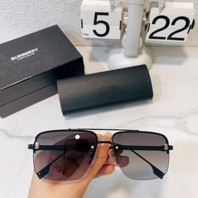BURBERRY квадратная Модель： Be5013 Размер： 61-13-145