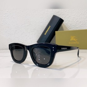 BURBERRY Модель： BE4352 Размер： 49х25-145