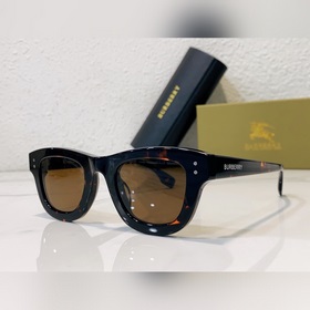 BURBERRY Модель： BE4352 Размер： 49х25-145