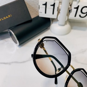 Бренд： BVLGARI Модель： BV 9734 Вес： 14,5 г. Размер： 55/20.