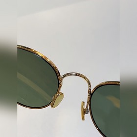 Новая модель Celine этого лета с металлической оправой имеет прев