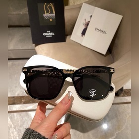 CHANEL, ваш идеальный зеркальный браслет доступен для приобретени