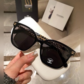 CHANEL, ваш идеальный зеркальный браслет доступен для приобретени