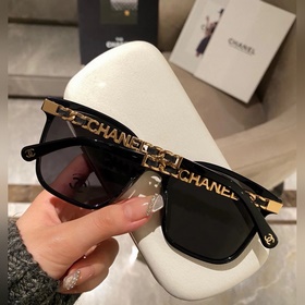 CHANEL, ваш идеальный зеркальный браслет доступен для приобретени