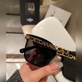 CHANEL, ваш идеальный зеркальный браслет доступен для приобретени