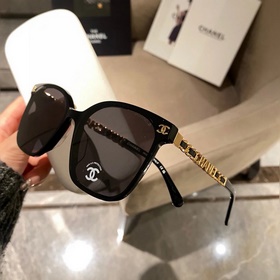 CHANEL, ваш идеальный зеркальный браслет доступен для приобретени