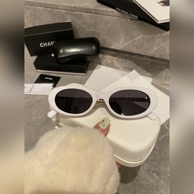 Новые весенние хиты от Chanel Первое появление CH7980 53 отверст