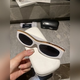 Солнцезащитные очки Chanel 9112. Создают стильный образ.