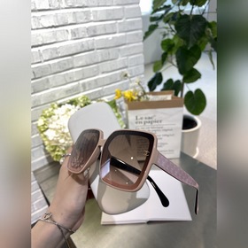 Девичьи розовые оттенки в этом году Очки Chanel Ch5698