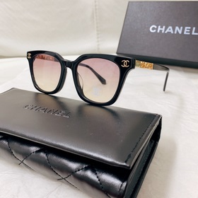 CHANEL представляет новую модель очков.  Очень подходит для свет