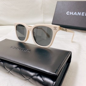 CHANEL представляет новую модель очков.  Очень подходит для свет