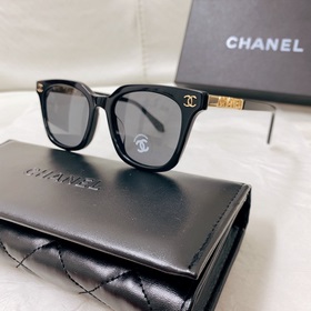 CHANEL представляет новую модель очков.  Очень подходит для свет