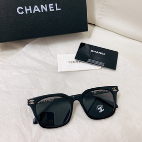 CHANEL представляет новую модель очков.  Очень подходит для свет
