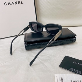 Черные очки с выемкой  Chanel Модель： CH10519