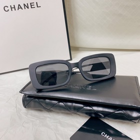 Черные очки с выемкой  Chanel Модель： CH10519