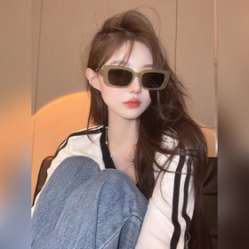 Новая модель на официальном сайте Chanel： CH10519 Модель с фирме
