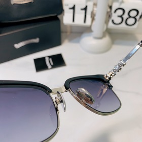 CHROME HEARTS Модель： BONENNOISSEUR II Размер： 53-19-150