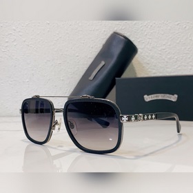 CHROME HEARTS Модель： HARDMAN