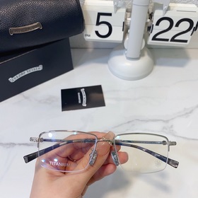 2 CHROME HEARTS Модель： CH8047 Размер： 52-18-148 Титан
