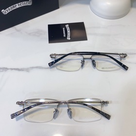 2 CHROME HEARTS Модель： CH8047 Размер： 52-18-148 Титан