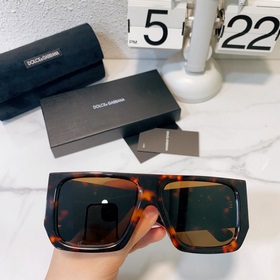 DOLCE & GABBANA* Модель： DG2715 Размер： 56, 18-145