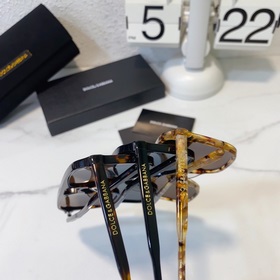DOLCE & GABBANA* Модель： DG4423 Размер： 54 мм x 19 мм x 145