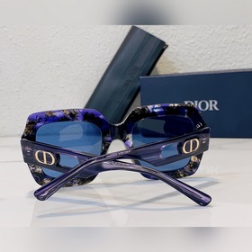 Новинка от Dior CD2802 Размеры： 53 x 25 x 145