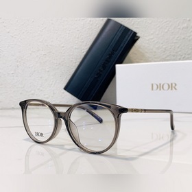 dior Модель： MiniCD B1I Размеры： 53 x 16 x 140