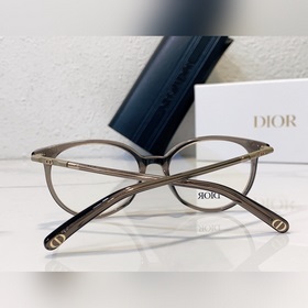 dior Модель： MiniCD B1I Размеры： 53 x 16 x 140