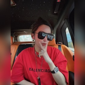 Модель, представленная блогером на TikTok Dior Sunshine S1U Стил