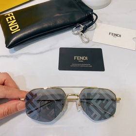FENDI Модель： FE40062U Размер： 58/16-140