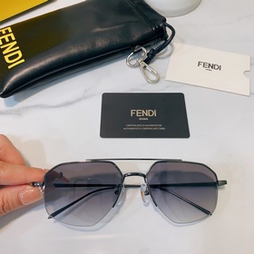 FENDI Модель： FE40062U Размер： 58/16-140