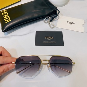 FENDI Модель： FE40062U Размер： 58/16-140