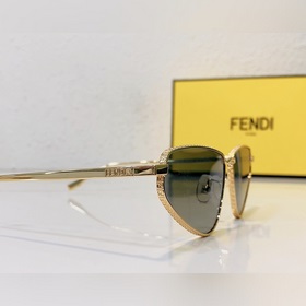 FENDI Модель： FE40068UFF Размер： 57-15-145.