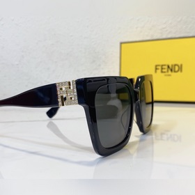 Fendi Модель： M1646/F/S Украшен мелкими бриллиантами, изысканны