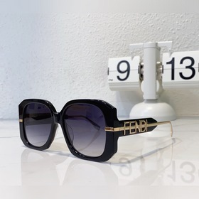 Новые товары на официальном сайте Fendi FE40065U Размер： 56-16-1