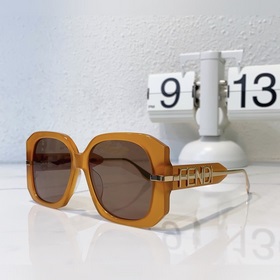 Новые товары на официальном сайте Fendi FE40065U Размер： 56-16-1