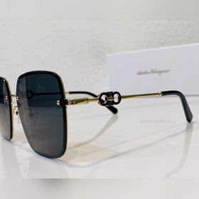 Salvatore Ferragamo Модель： SF1255S Размер： 60, 16-140
