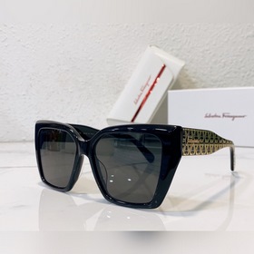 Salvatore Ferragamo Модель： SF1092S Размер： 55/16-145