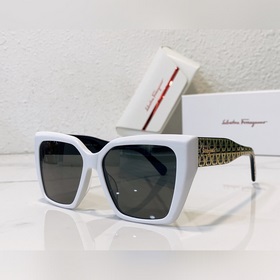 Salvatore Ferragamo Модель： SF1092S Размер： 55/16-145
