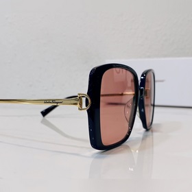 Ferragamo Модель： SF0455W Размер： 56-18-135