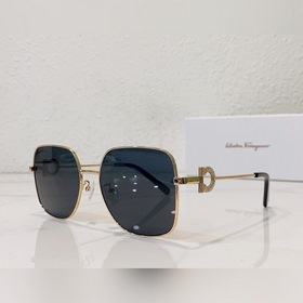 Salvatore Ferragamo Модель： SF243SR Размер： 58/18-142