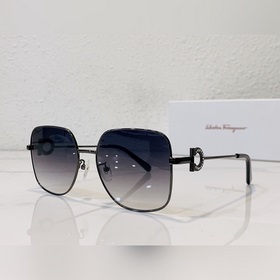 Salvatore Ferragamo Модель： SF243SR Размер： 58/18-142