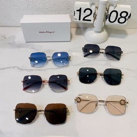 Salvatore Ferragamo Модель： SF243SR Размер： 58/18-142