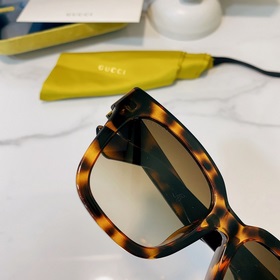Gucci Модель： GG1338SK Размер： 54х19-145