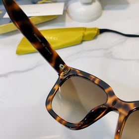 Gucci Модель： GG1338SK Размер： 54х19-145
