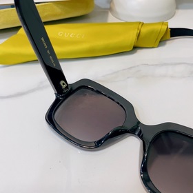 gucci Модель： GG1337S Размер： 54х22-145