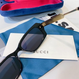 Gucci Модель： GG1386S Размер： 53х18-145