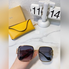 LOEWE - Незаменимый аксессуар для любителей солнцезащитных очков